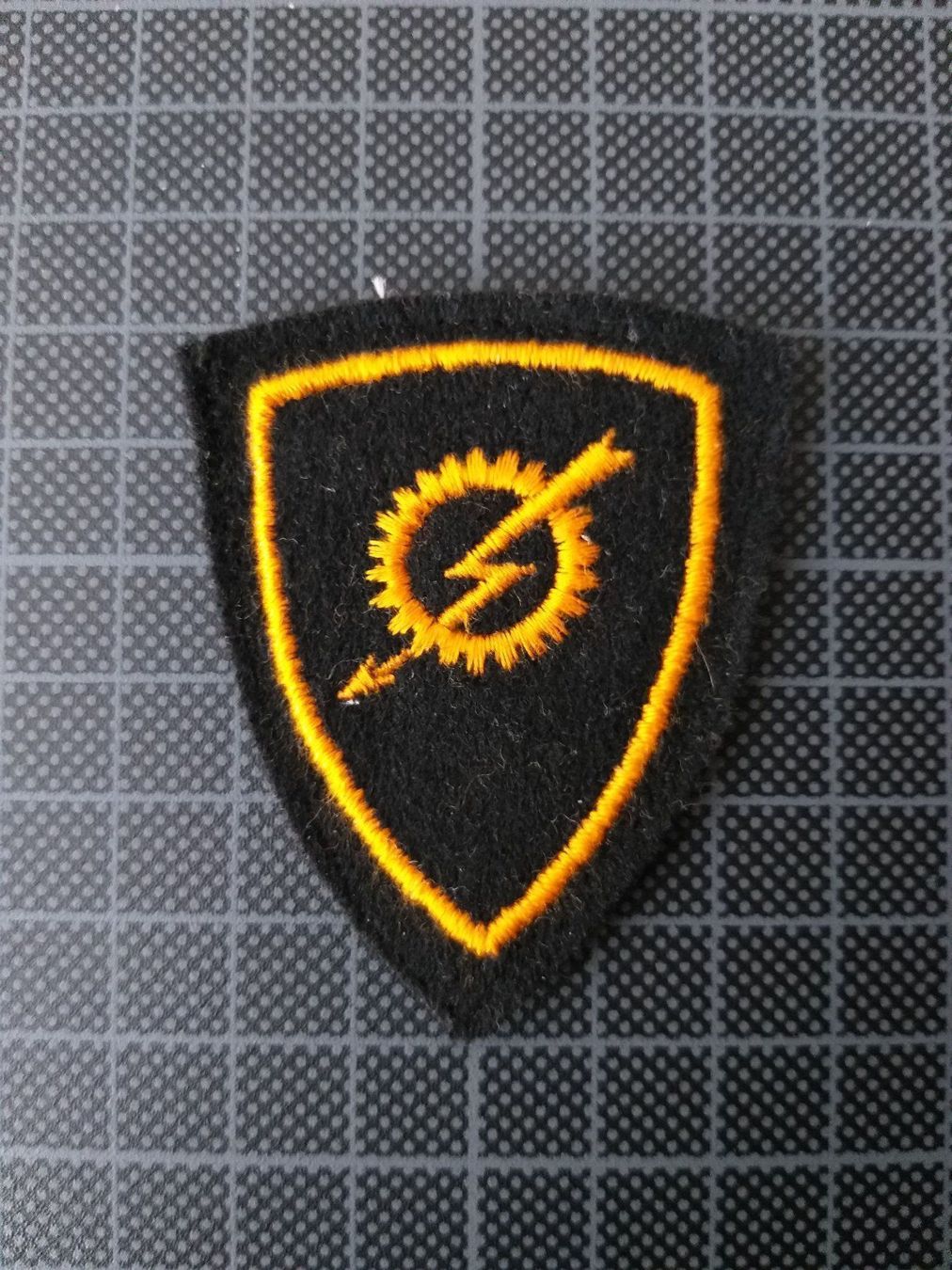 Placchette & Badge: Übermittlungsgerätemechaniker Ord. 1972 – Usato da Bauma venduto da SwissMilitaria
