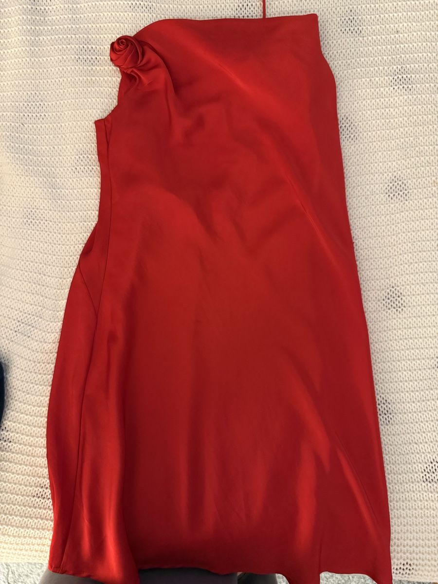 H&M Robes: H&M Kleid rot  – D'occasion à Binningen par zoemaya