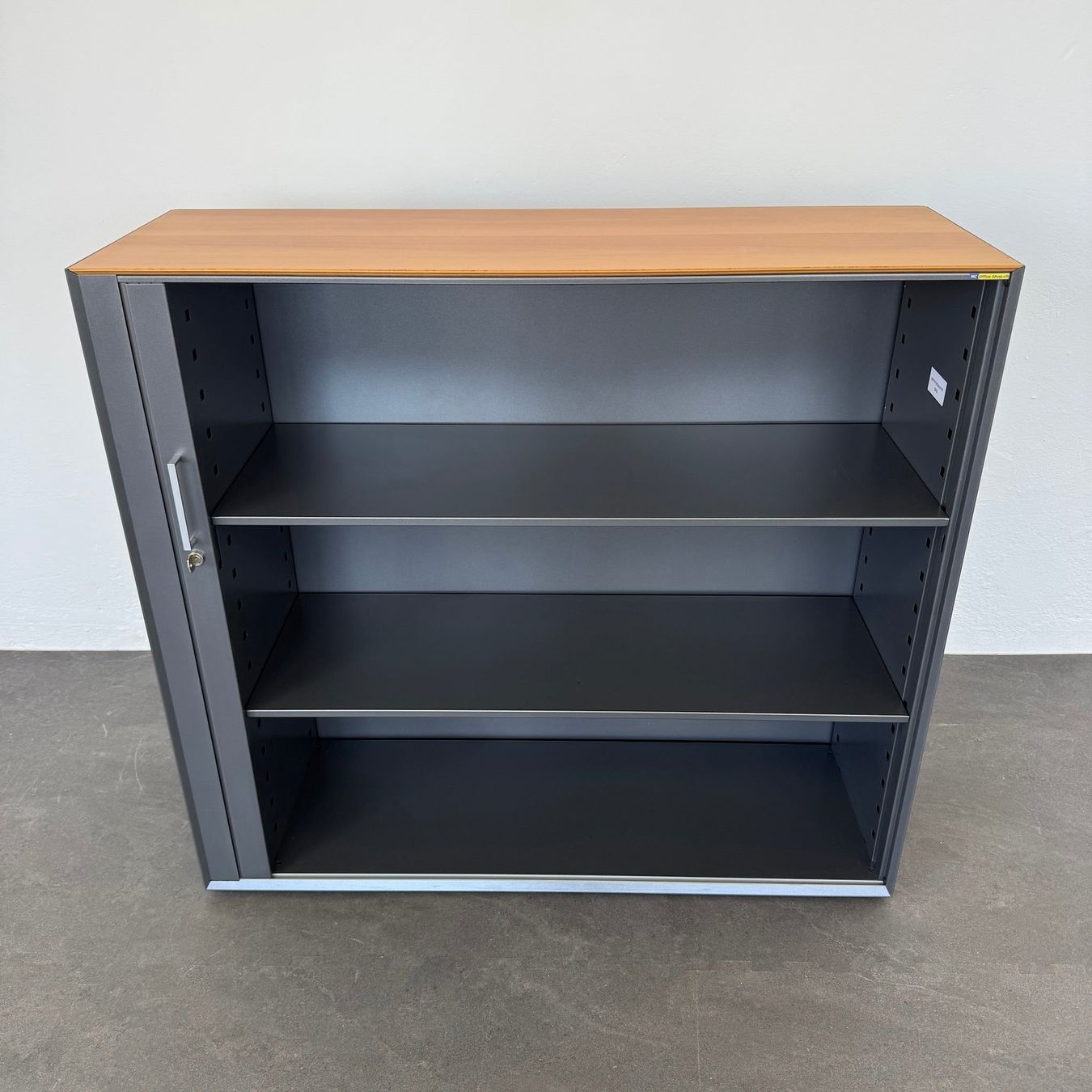 Armadi: Ergodata nova'basic Lateralschrank 3-OH mit Schlüssel – Usato da Schönenwerd venduto da mcofficeshop 1