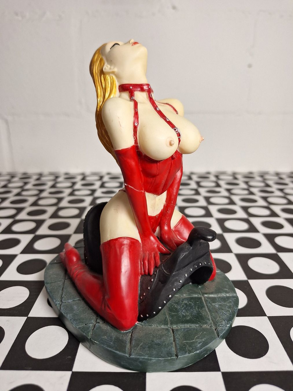 Statuette: Erotik Figur – Usato da Niederhasli venduto da ZZoki