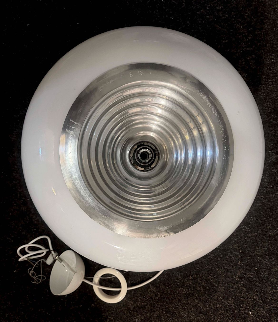 Flos Lustres & lampes de plafonds: FLOS "Black & White" Pendelleuchte, Design 1965, Space Age – D'occasion à Wabern par pantener 1