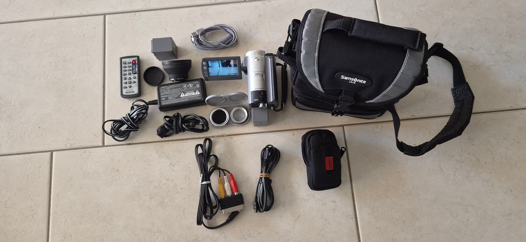 Sony Camcorder: Videokamera SONY  DCR-SR80E – Gebraucht aus Ittigen von Lorseb