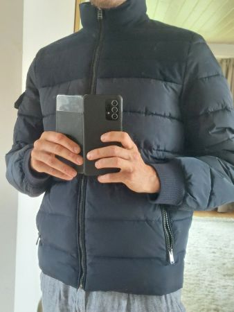 Schöne Hugo Boss Winterjacke Grösse M (48)