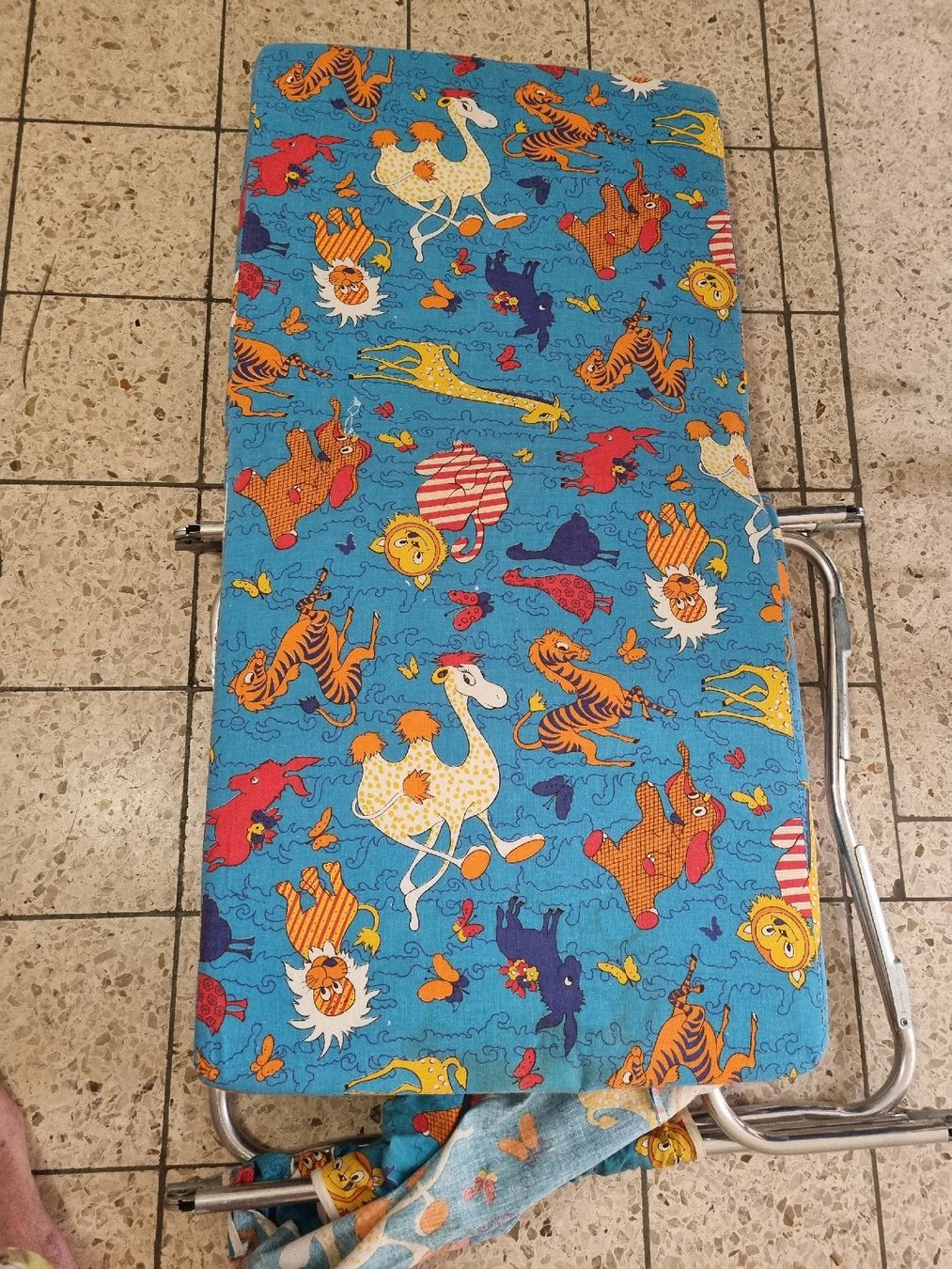 Lits: Kinderbettli / Babybettli – D'occasion à Aesch BL par mutti04 2