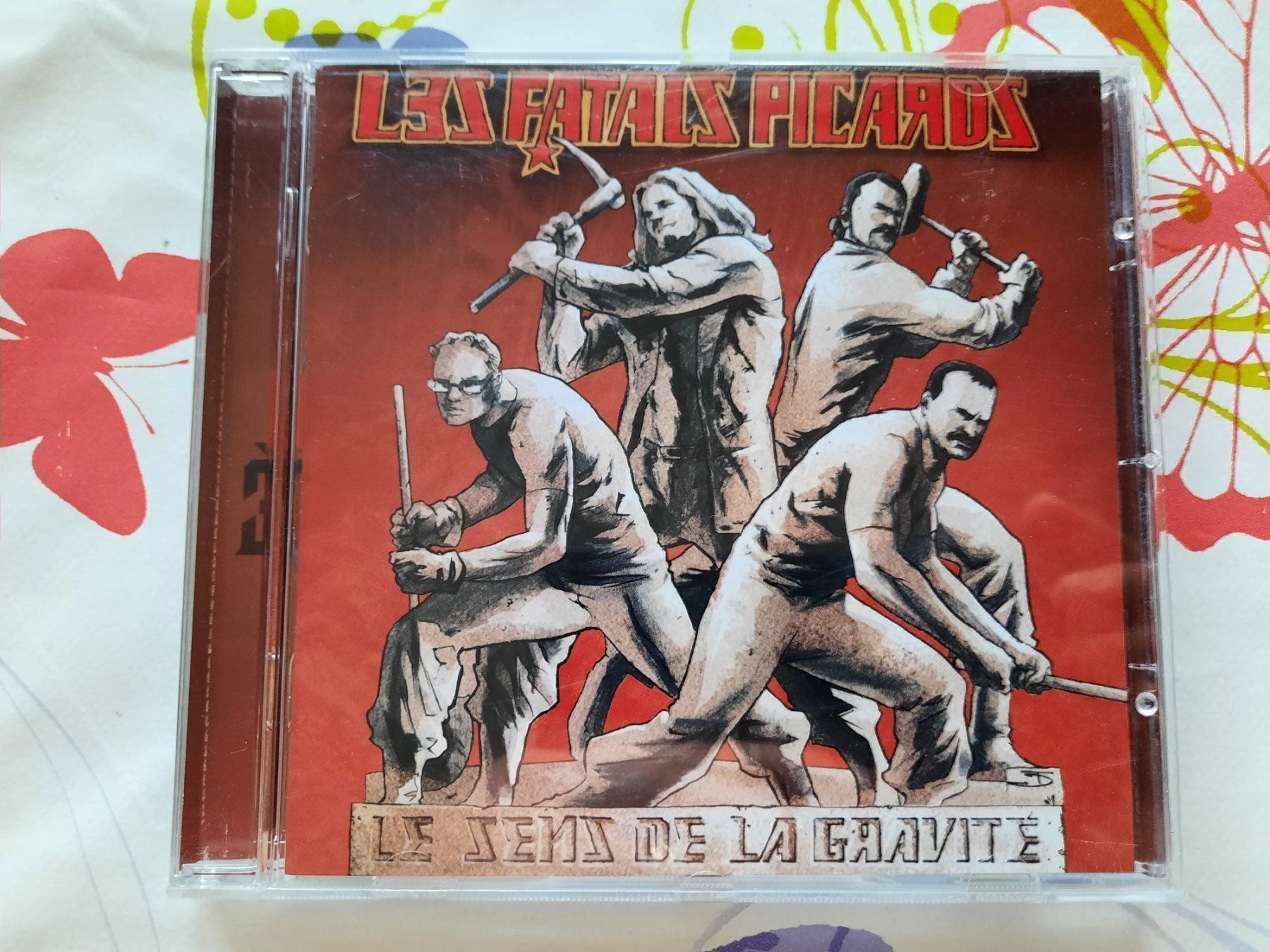 CD: CD Les Fatals Picards - Le sens de la... – Usato da Pully venduto da bro_n52j