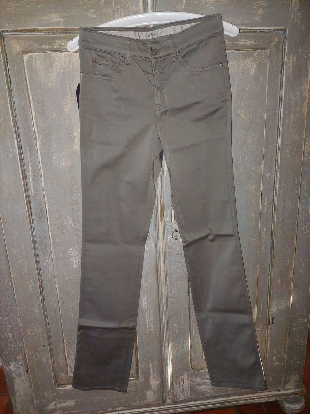 Armani Jeans: Armani Collezioni . J74 regular high straight grau 28 – Neu und originalverpackt aus Besenbüren von teluride89