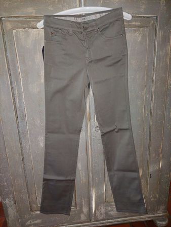 Armani Collezioni . J74 regular high straight grau 28