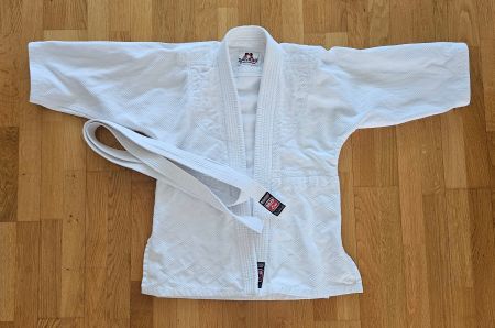 Judobekleidung: Uwagi mit Obi