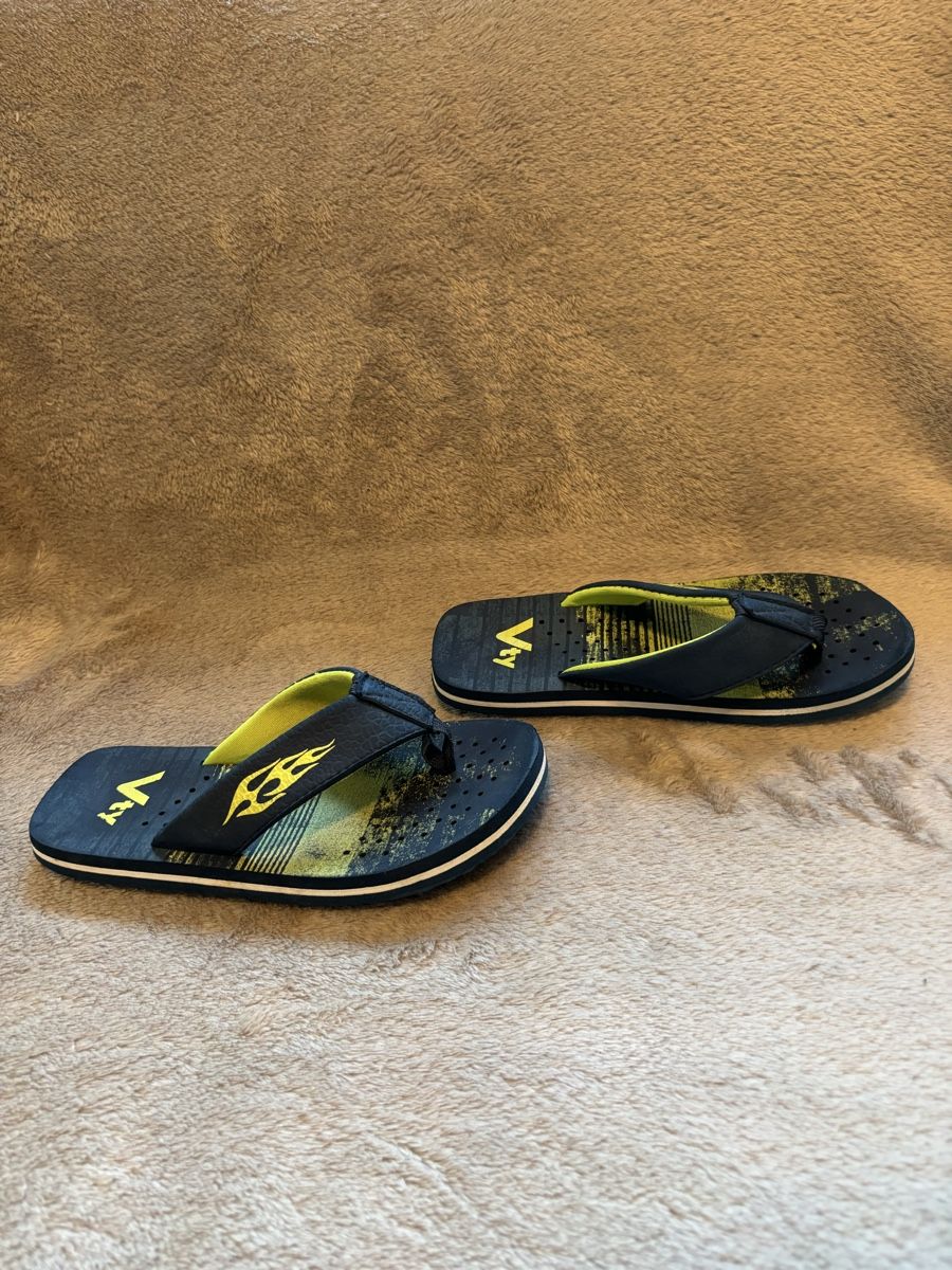 Scarpe per ragazzi: Badeschuhe / Flip Flops, Grösse 20 – Usato da Waltenschwil venduto da Schmetterling2015 3