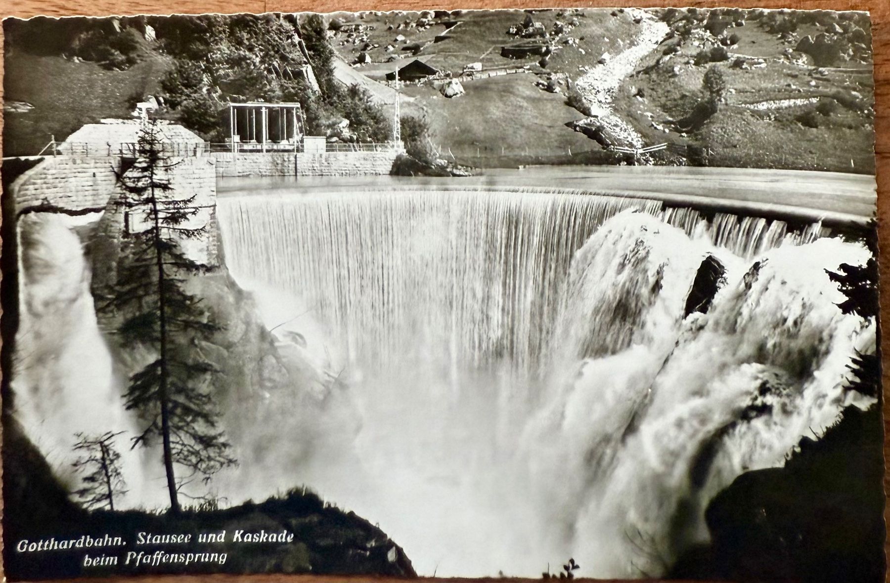 Cartoline postali: Gotthardbahn Stausse und Kaskade beim Pfaffensprung 1940 – Usato da Lutry venduto da Ediego