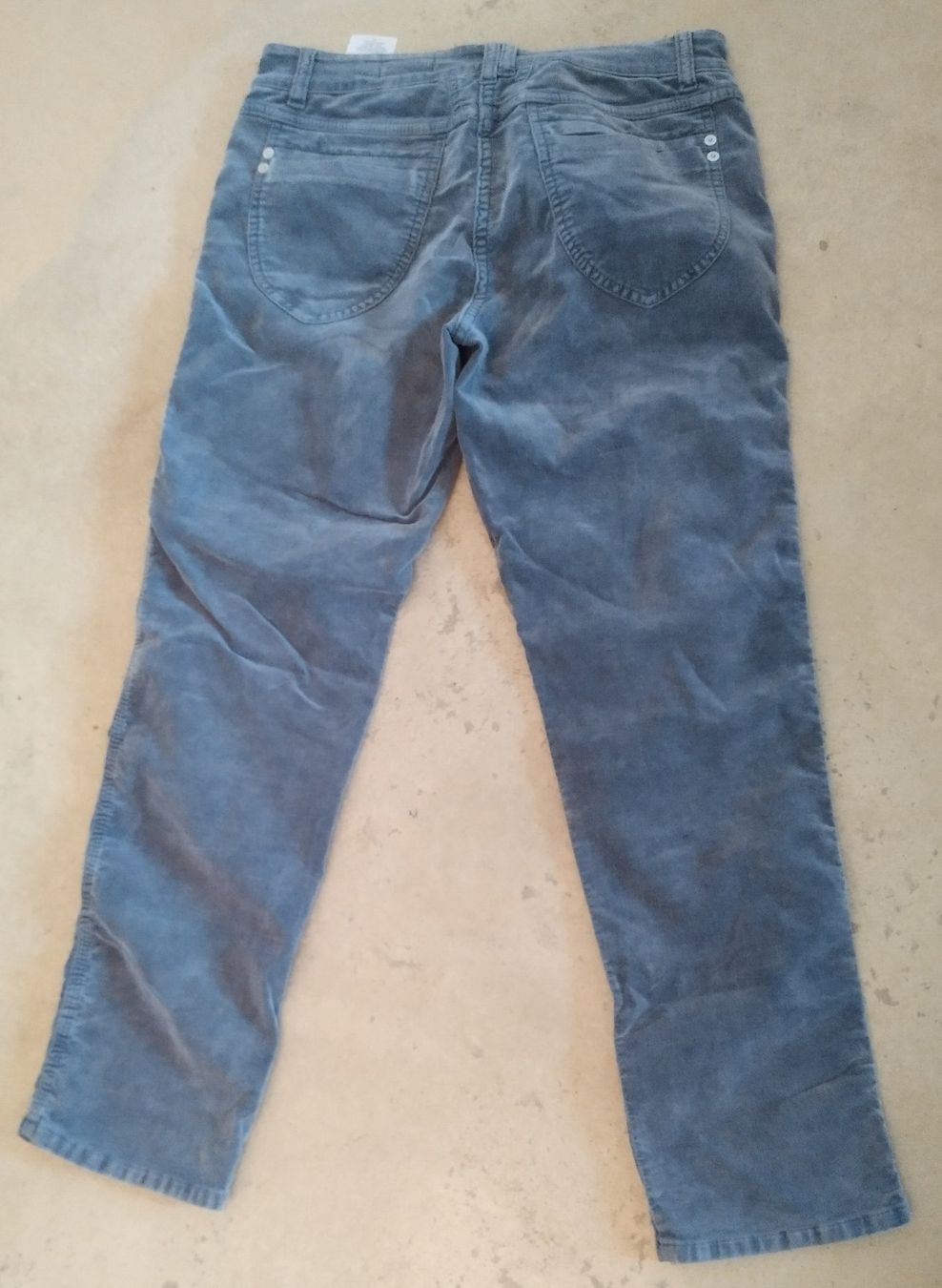 Closed Hosen: Closed Hose Samt Grösse 44 – Gebraucht aus Laufen von luzie07 1
