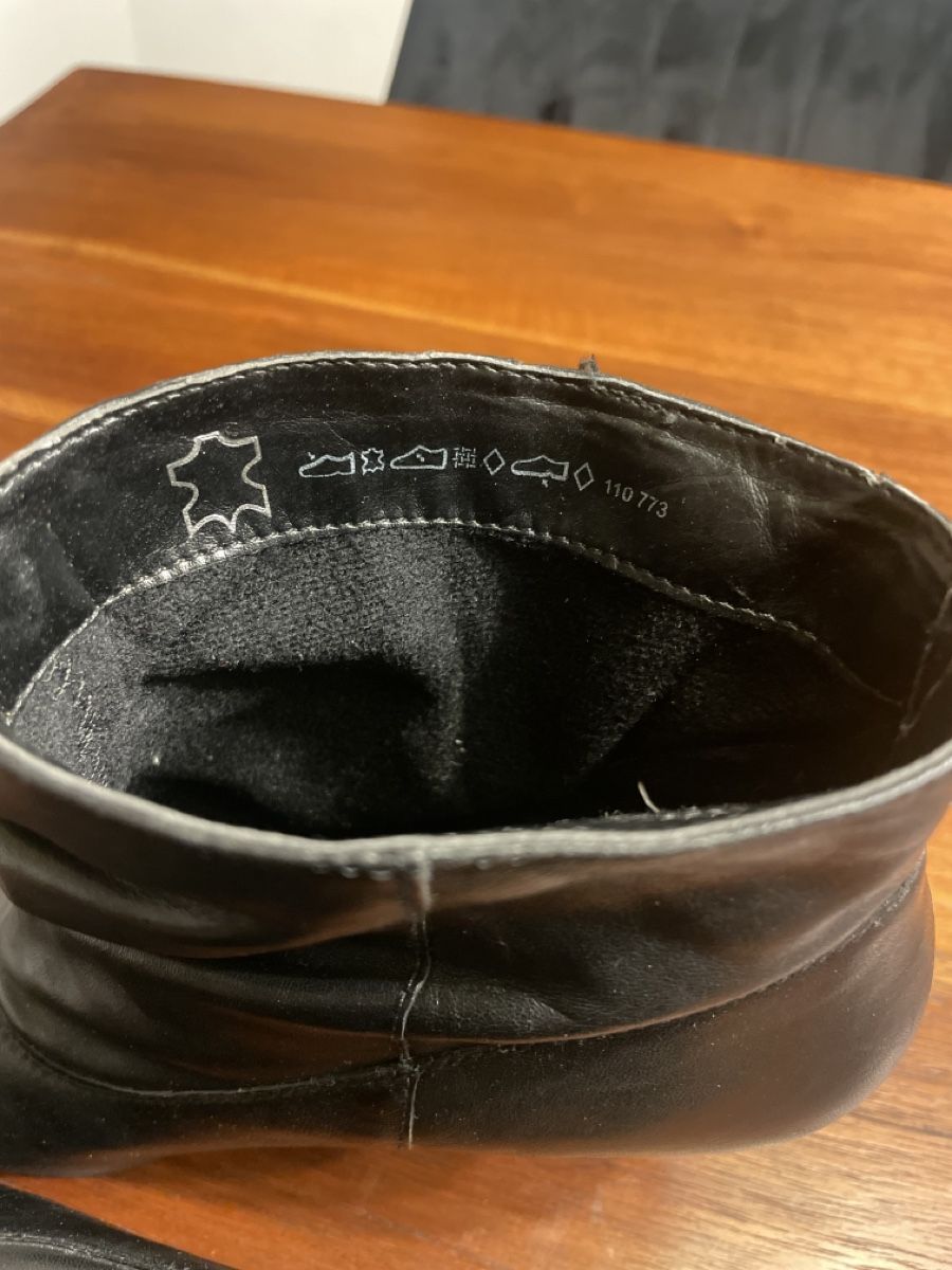 Scarpe da donna: Schwarze Leder Stiefeletten Gr. 38 – Usato da Engelburg venduto da Identity 4