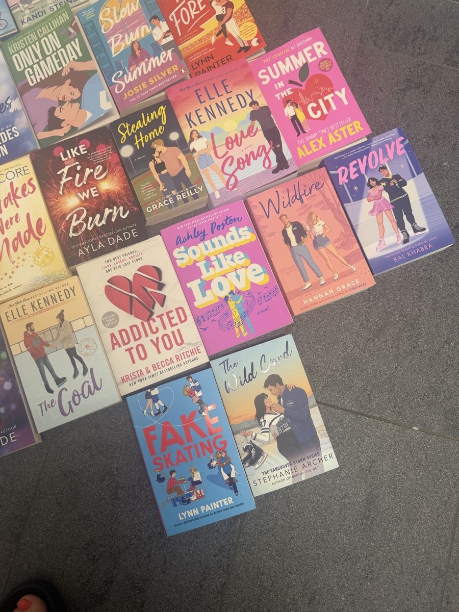 Libri: 28 English Fiction Romance Paperbacks – Usato da Liebefeld venduto da Hoka2 3