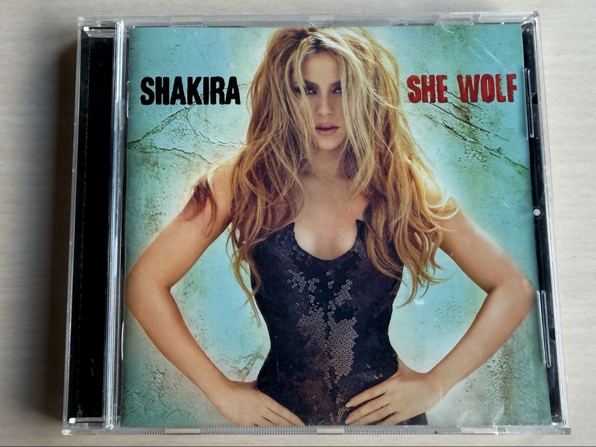CDs: Shakira - She Wolf CD – Gebraucht aus Oberried Brienz von Chyara