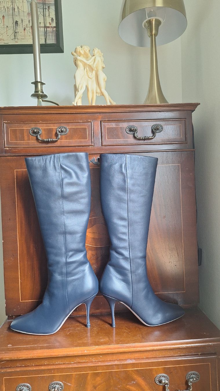 Hugo Boss Damenschuhe: Hugo Boss blau Leder Stiffel, Gr.40 – Neu (gemäss Beschreibung) aus Basel von ueppig