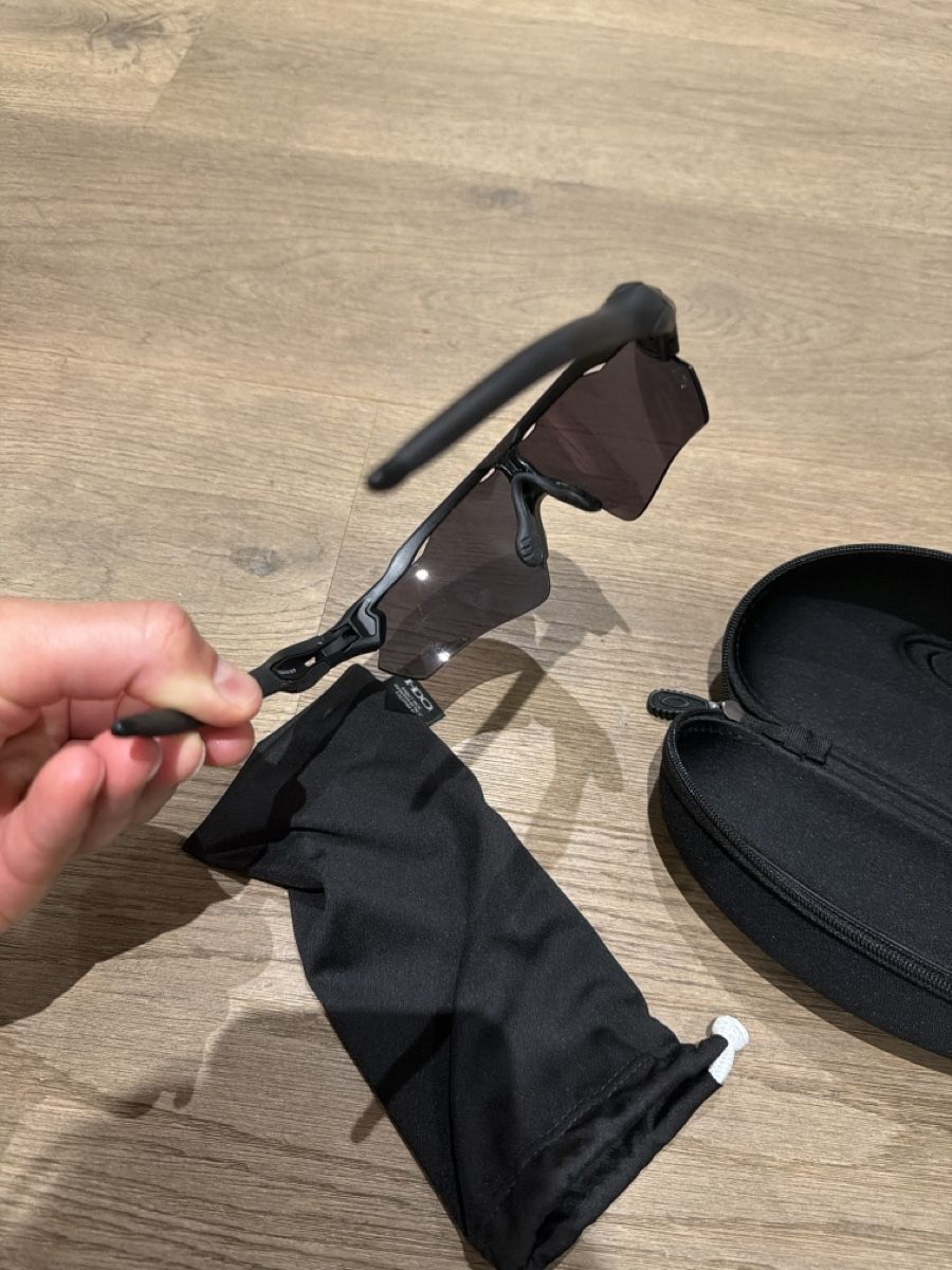 Oakley Brillen & Gläser: Oakley Radar EV Path Matt Schwarz Prizm Schwarz – Gebraucht aus Schindellegi von LeWinterli 2