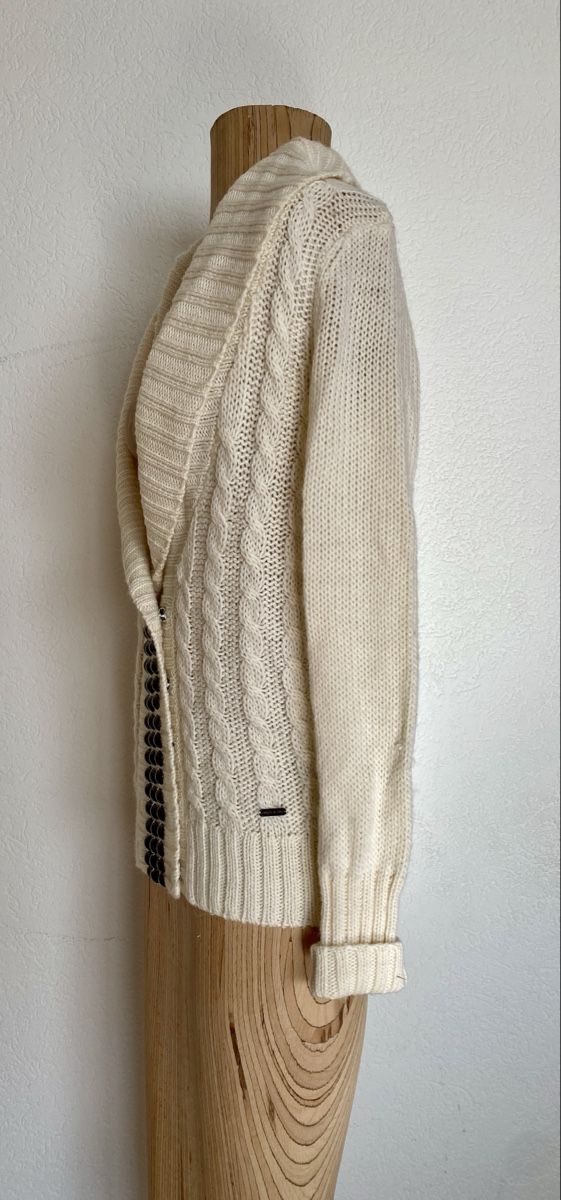 Guess Giacche: Strickjacke von GUESS, Gr. S - Top! – Usato da Brütten venduto da Acutis2006 2