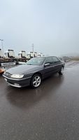 Peugeot 605 Limousine grau mit Hagelschaden