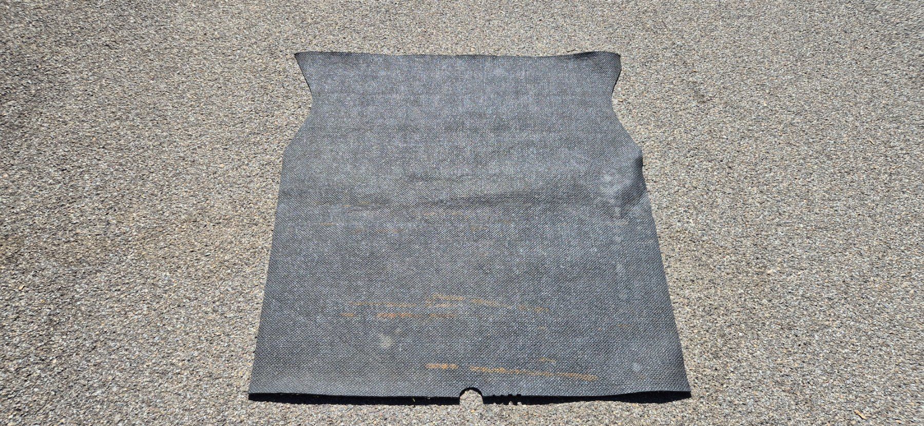 VW Teppiche / Matten: Jetta 1 Kofferraummatte, originalteil – Gebraucht aus Riggisberg von Mahali04