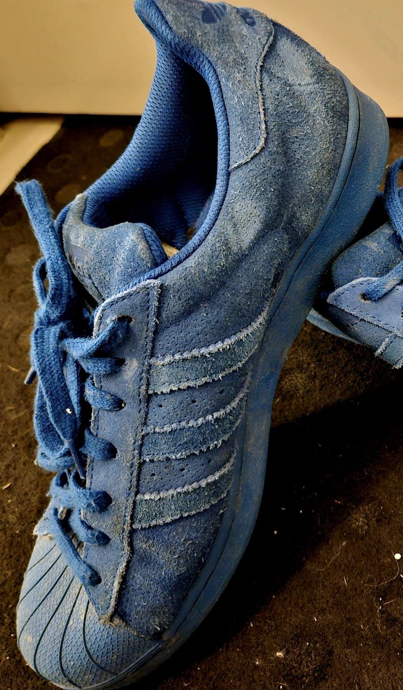 Adidas Scarpe da uomo: Adidas Superstar Schuhe Grösse 44 – Usato da Au ZH venduto da Galaxy-Pro