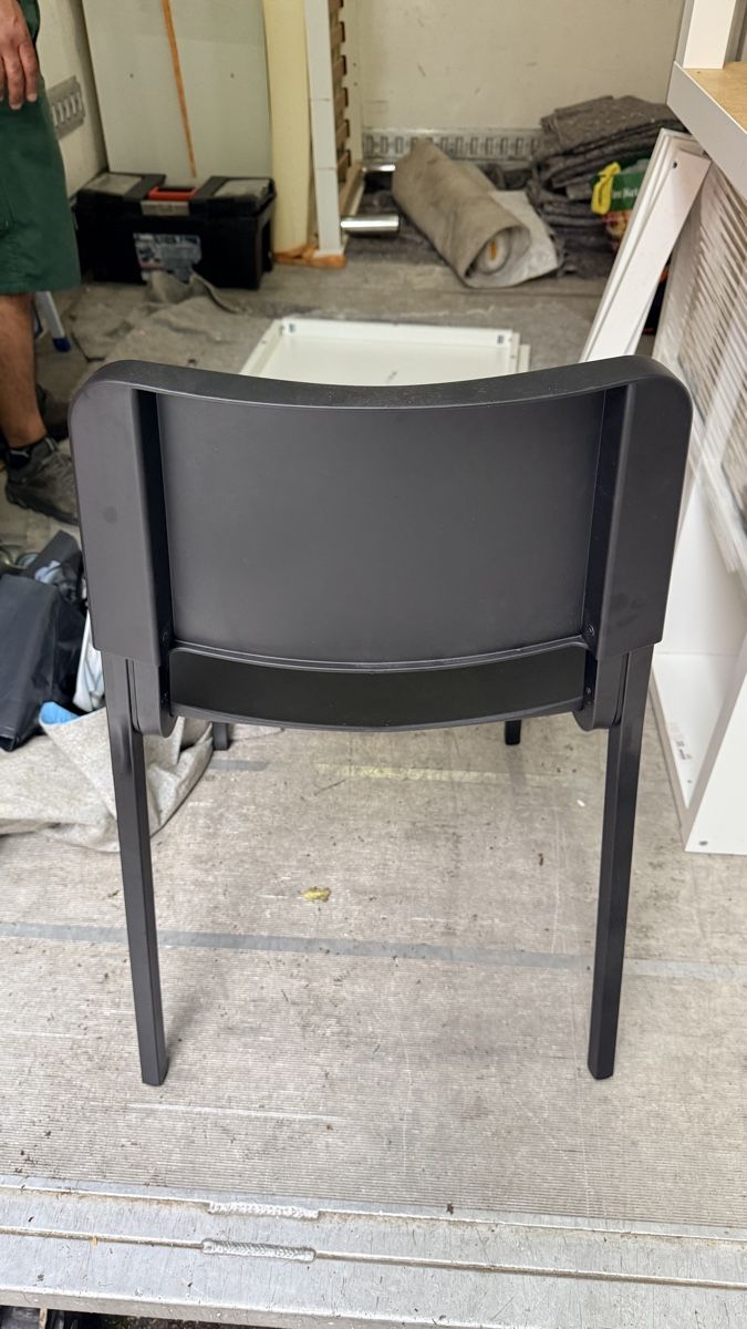Ikea Tavoli: IKEA Tisch mit Stuhl  – Usato da Winterthur venduto da Alawi_47 1