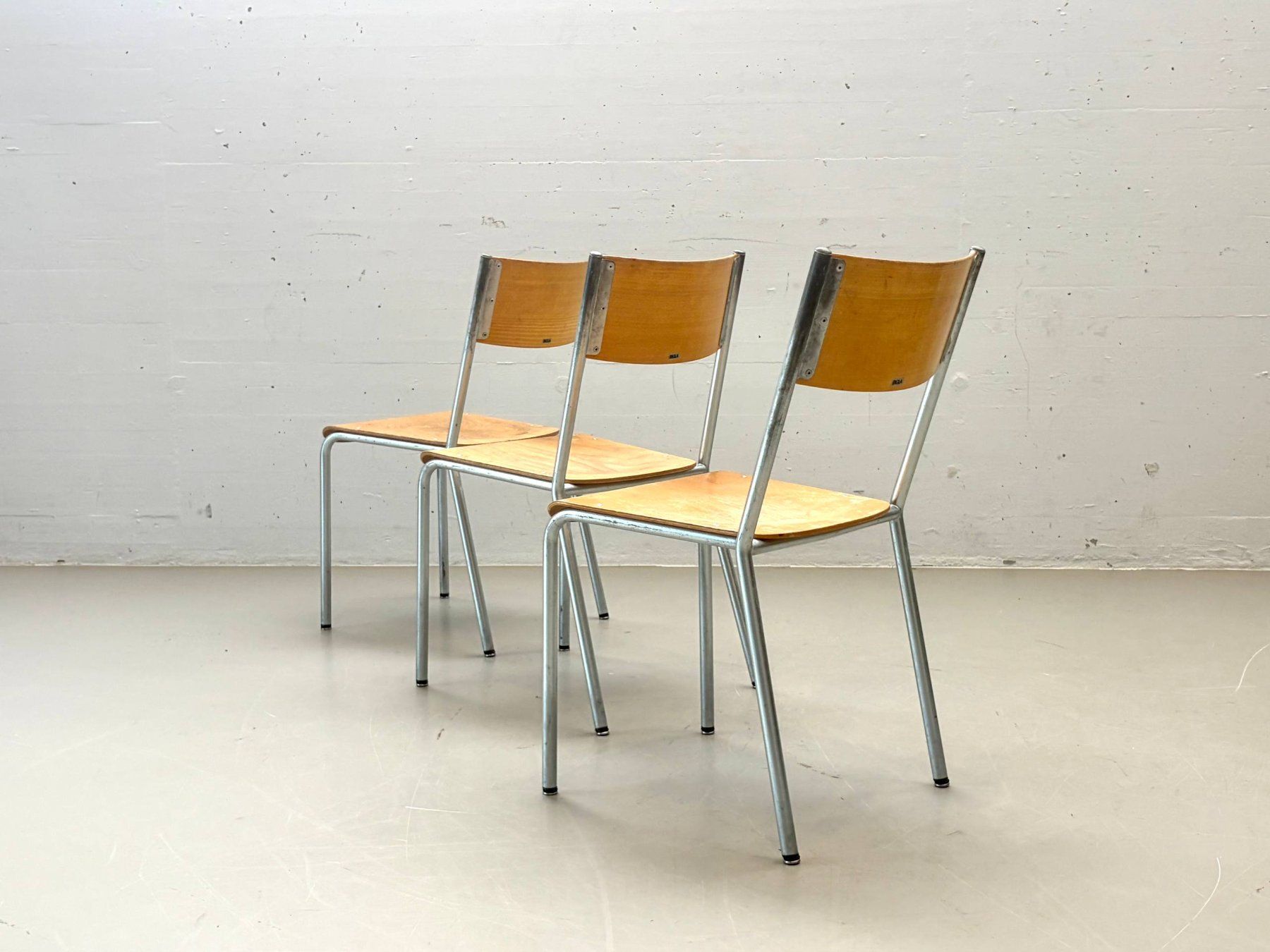 Bigla Stühle: Originale Bigla Stapelstühle – Schweizer Designklassiker – Gebraucht aus Zürich von LeMoege 5
