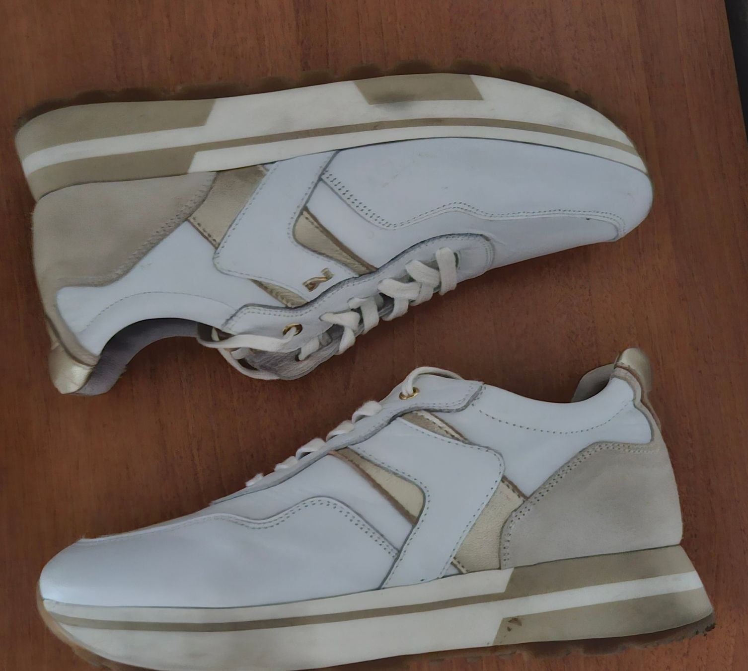 Damenschuhe: Sneaker Leder 40 – Gebraucht aus Dübendorf von mutti66 1