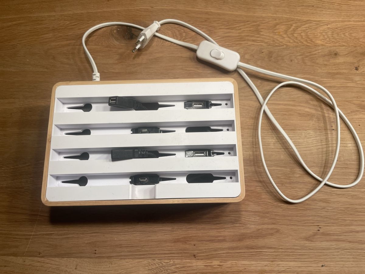 Caricabatterie: Alldock Ladestation – Usato da Bonstetten venduto da Visor9
