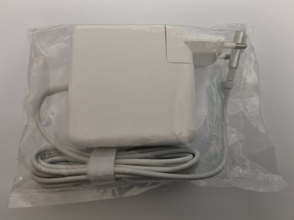 Caricabatterie: Chargeur Macbook Magsafe 1 85W – Nuovo e nell'imballaggio originale da Renens VD venduto da Accessoryworld