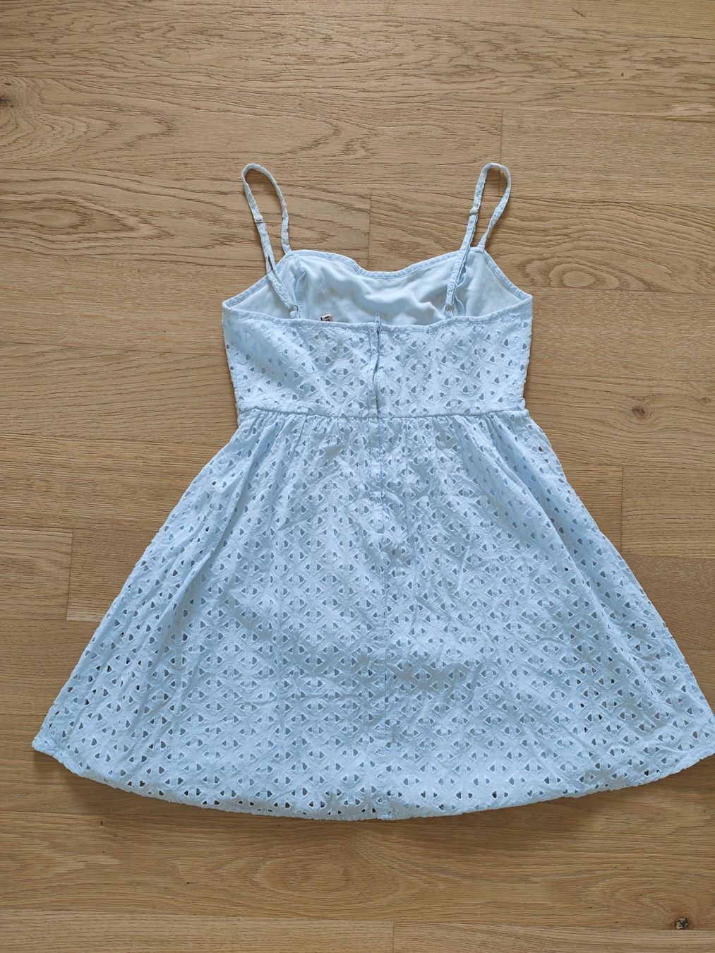 H&M Kleider: Luftiges H&M Sommerkleid in Hellblau - Größe 34 – Gebraucht aus Birmensdorf ZH von mku_9qbw