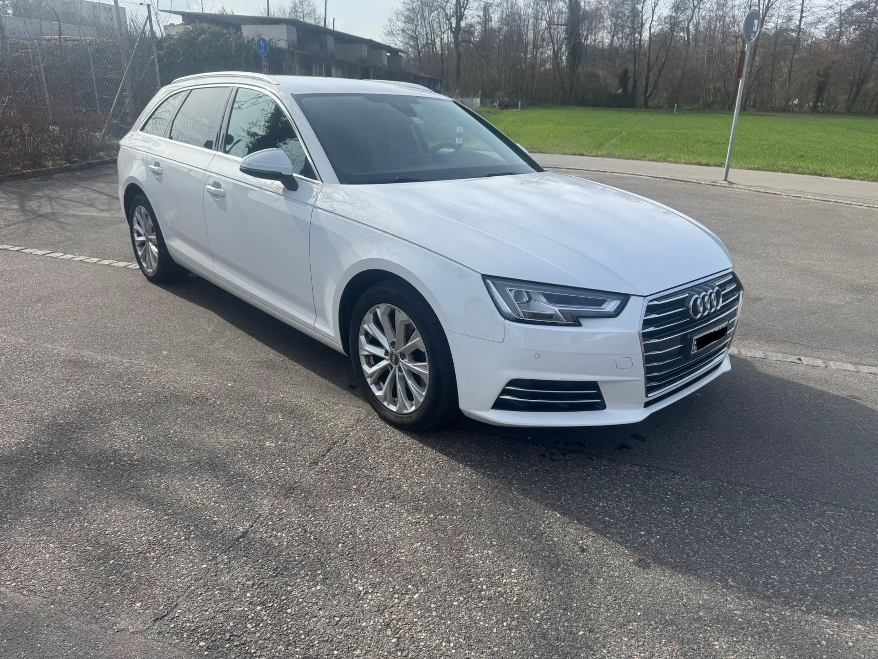 Audi Autos: AUDI A4 AVANT 2.0 TDI – D'occasion à Oberwil BL par Samsung010 2