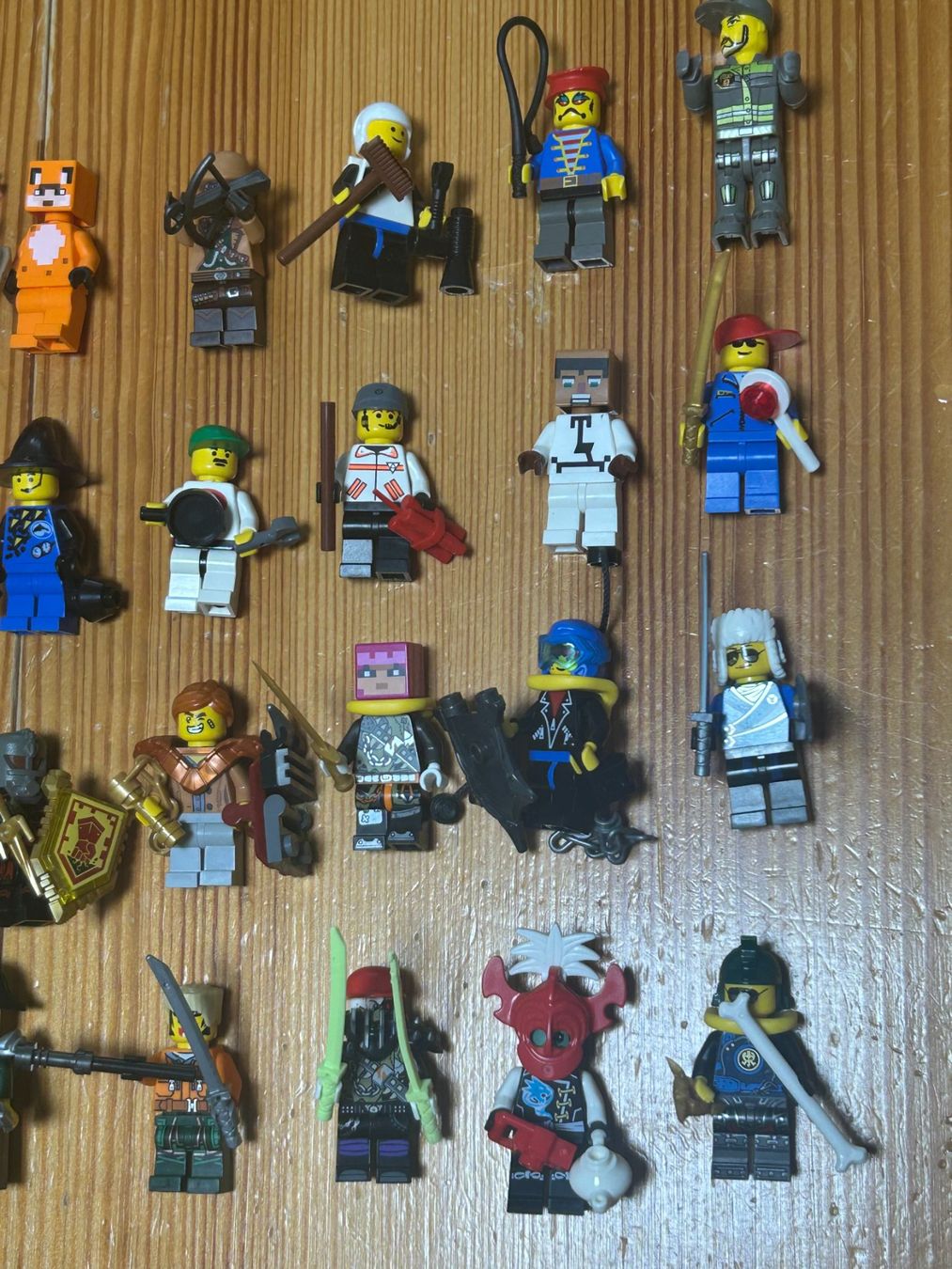 Lego Giocattoli: 32 verschiedene  Lego Personen – Usato da Volketswil venduto da Daniel68ernst 1