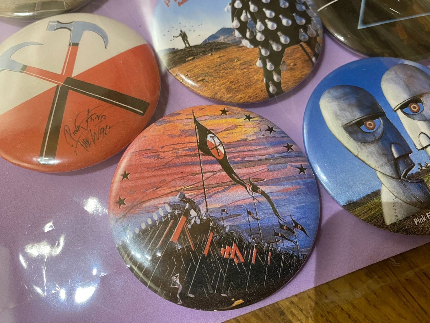 Placchette & Badge: Pink Floyd Ansteck Badges! – Nuovo (secondo la descrizione) da Basel venduto da VinylLover68 2