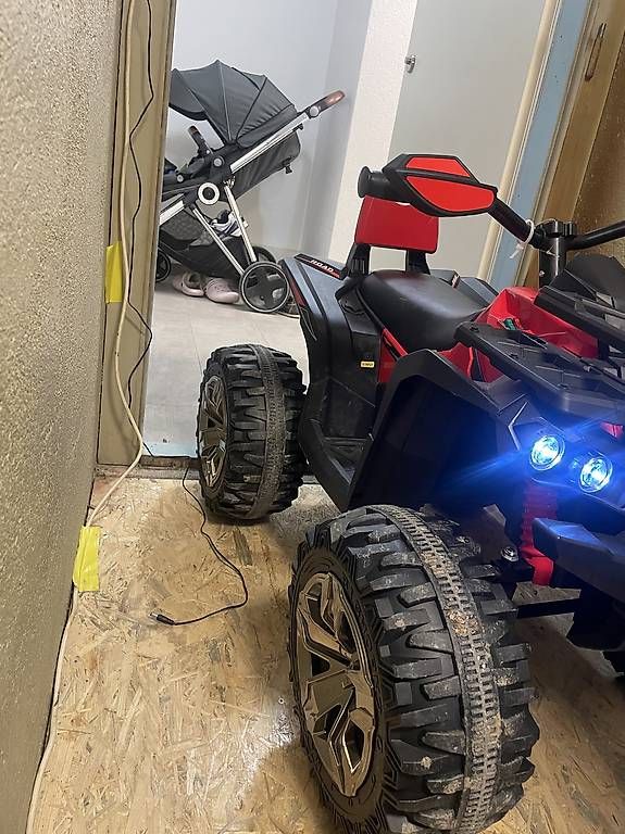 Fahrzeuge für Kinder: Quad électrique 3/5 ans  – Gebraucht aus Orbe von cat_s2xz 1