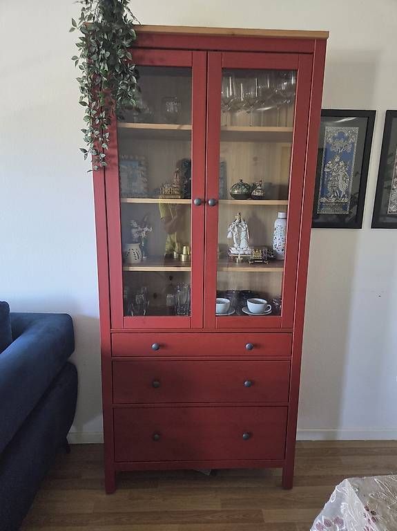 Vitrinen: Ikea Hemnes display cabinet – Gebraucht aus Olten von pku_7lwq