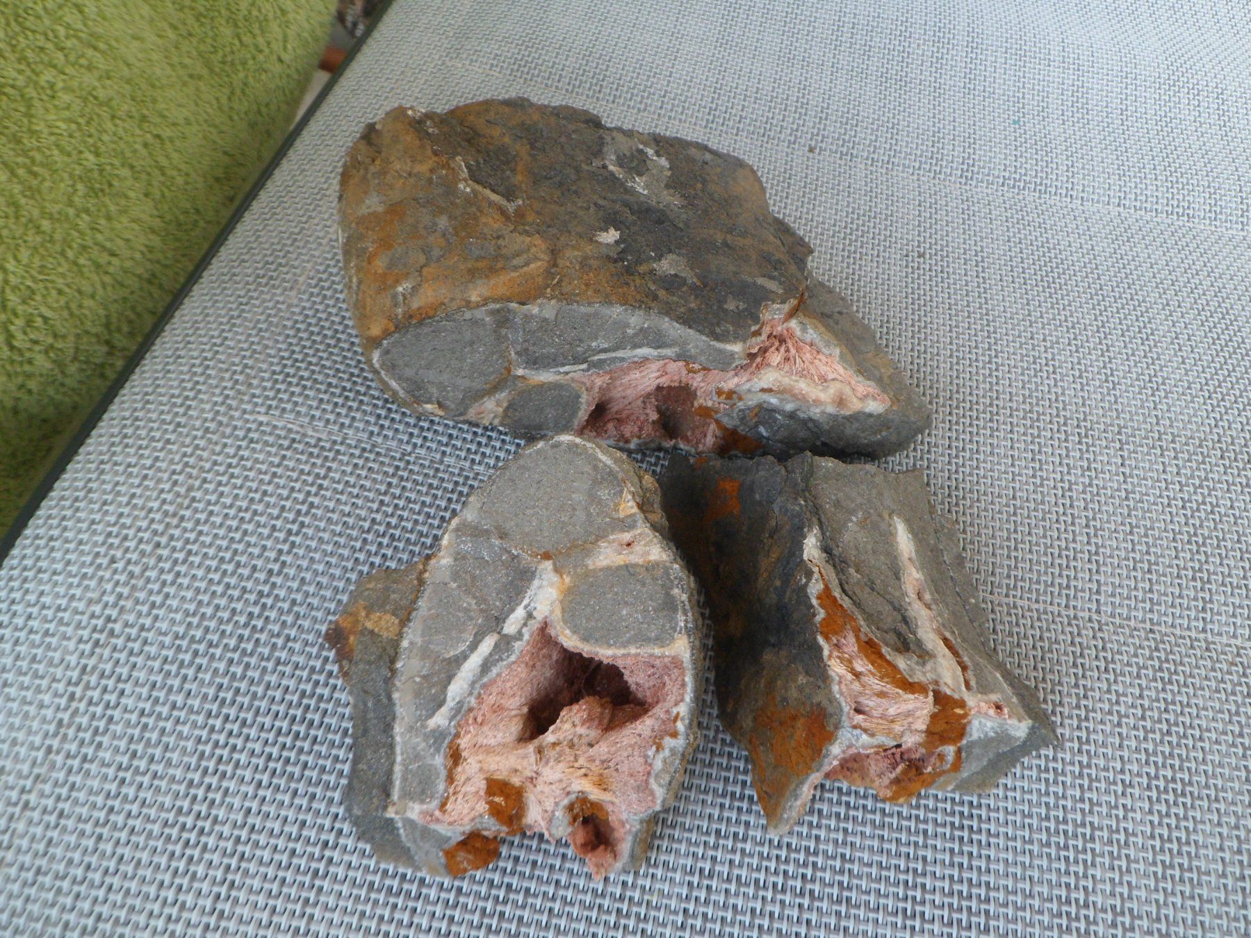 Fossili: Ammonitstück dreiteilig. Schweiz – Usato da Affoltern am Albis venduto da Fossil60 7