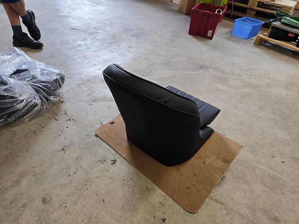 Alle Autoersatzteile: Oldtimer Schalensitz Cobra – Gebraucht aus Grosswangen von LUNI_Classic_Cars 3