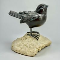 Superbe sculpture d’oiseau en résine, à patine bronze noir