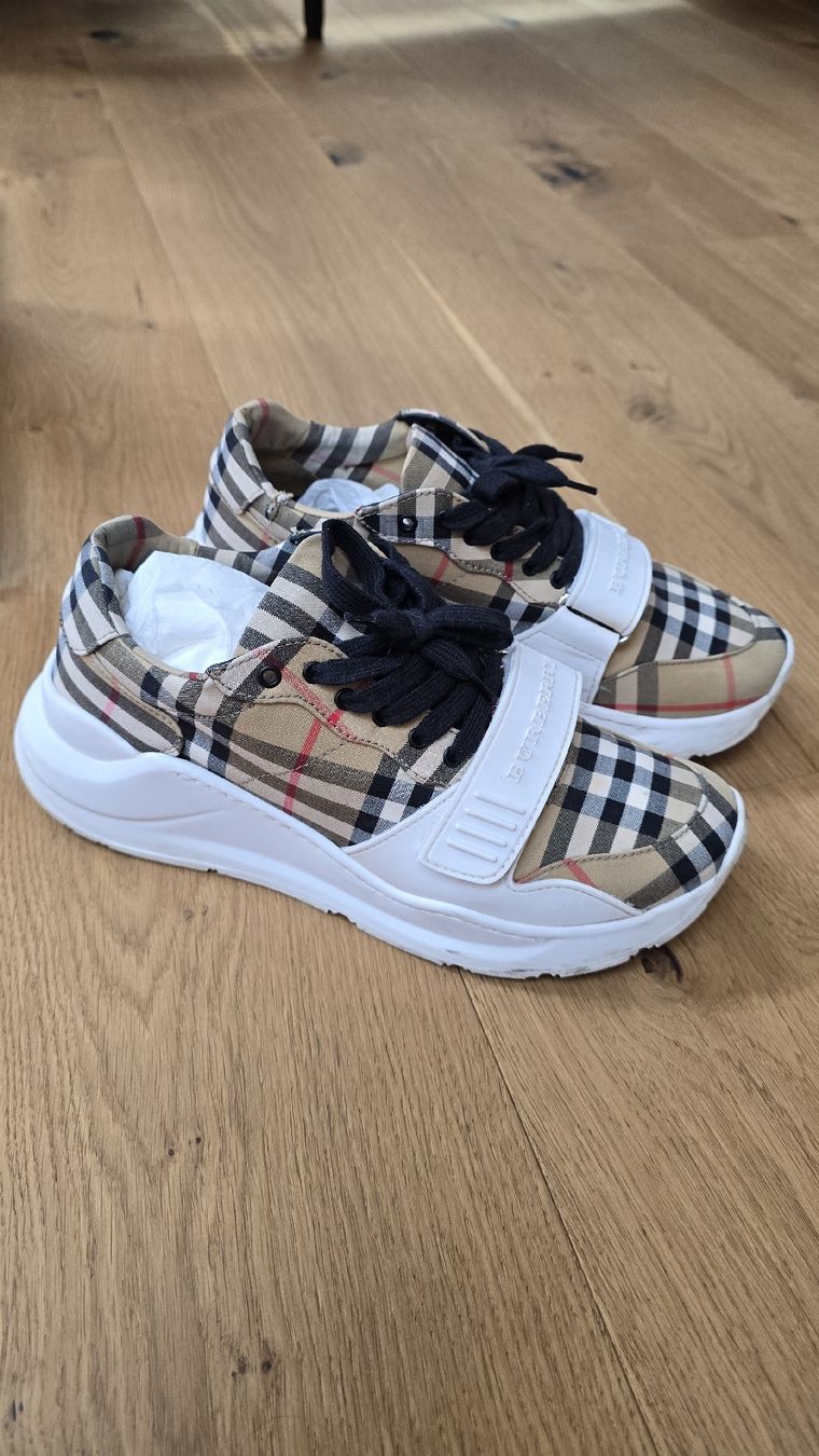 Scarpe da uomo: BURBERRY SNEAKER // Full Set – Usato da Schlieren venduto da YFG_ZH