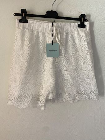 SOMMER KURZE -HOSE -SPITZEN WEISS