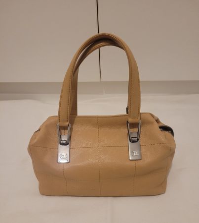 Chanel sac à main chocobar en cuir