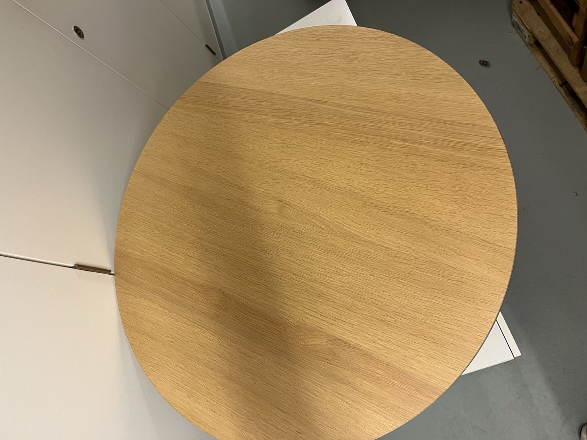 Tische: Kleiner Holztisch massiv Eiche oder Buche 75 cm duchmesser – Gebraucht aus Rüti ZH von Walti0 1
