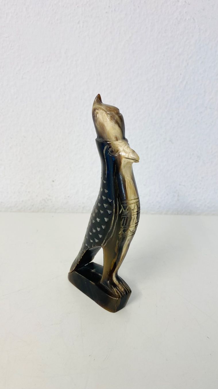 Statuette: Figur Horus Falke Horn handgeschnitzt – Usato da Zürich venduto da Arche_Brockenhaus 2