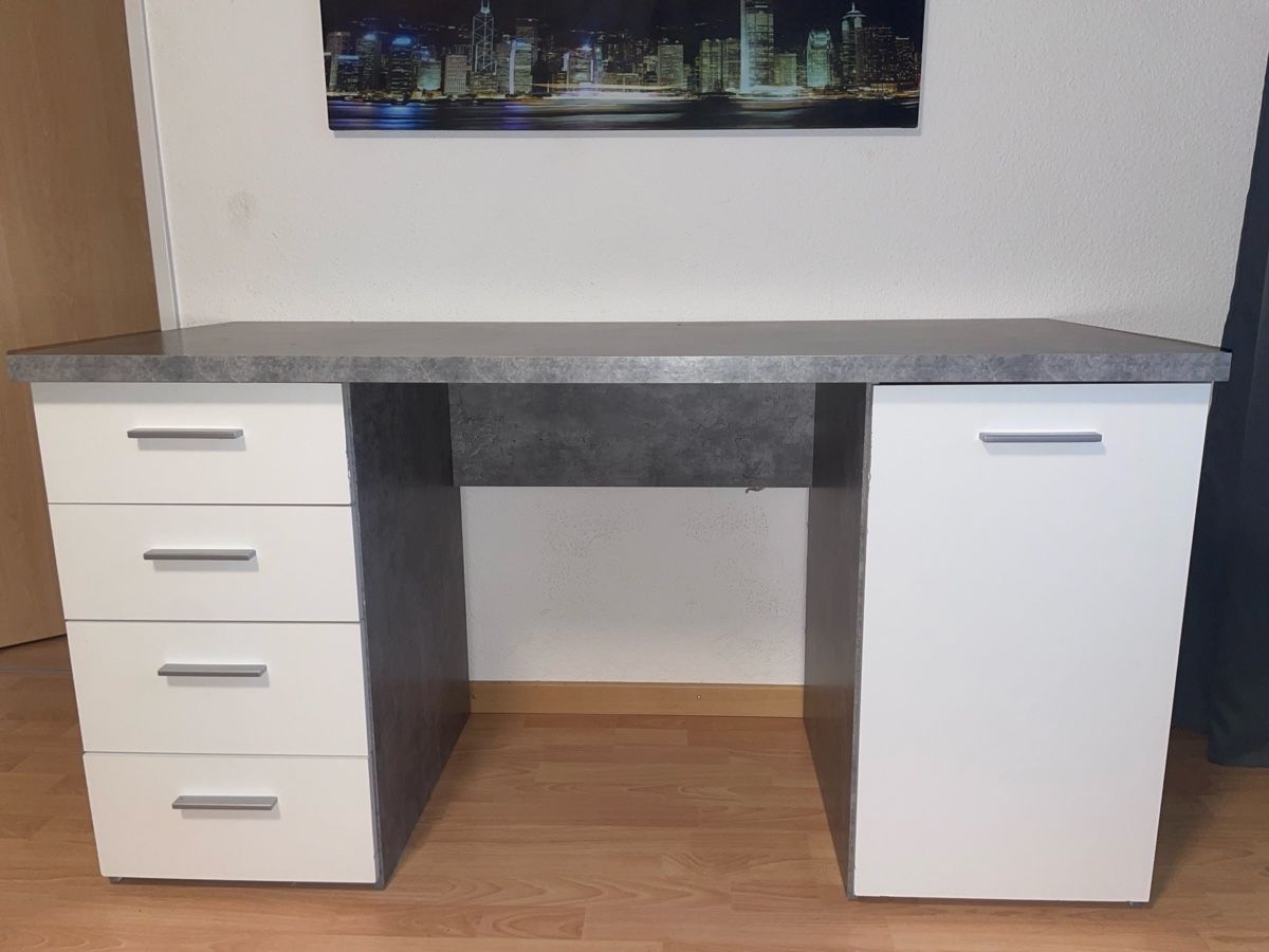 Ikea Scrivanie: Grau-Weisser Schreibtisch mit Schubladen – Usato da Frauenfeld venduto da sof_57kn 2