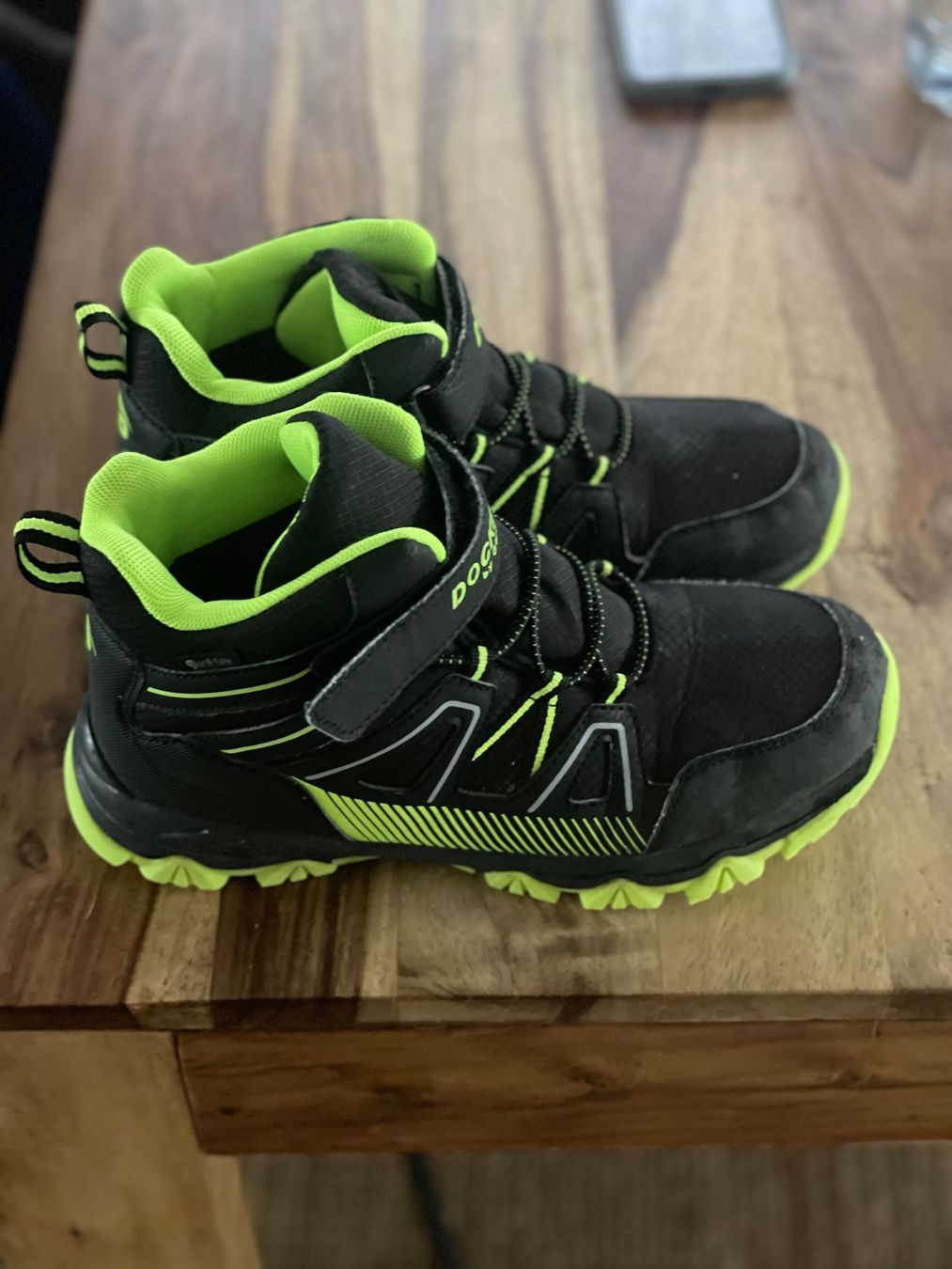 Scarpe per ragazzi: Boots Dockers, Gr. 37, schwarz-neongrün – Usato da Felben-Wellhausen venduto da begean
