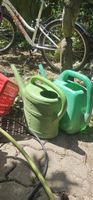 Gartenarbeit: 2 Giesskannen, grün - Top Zustand!