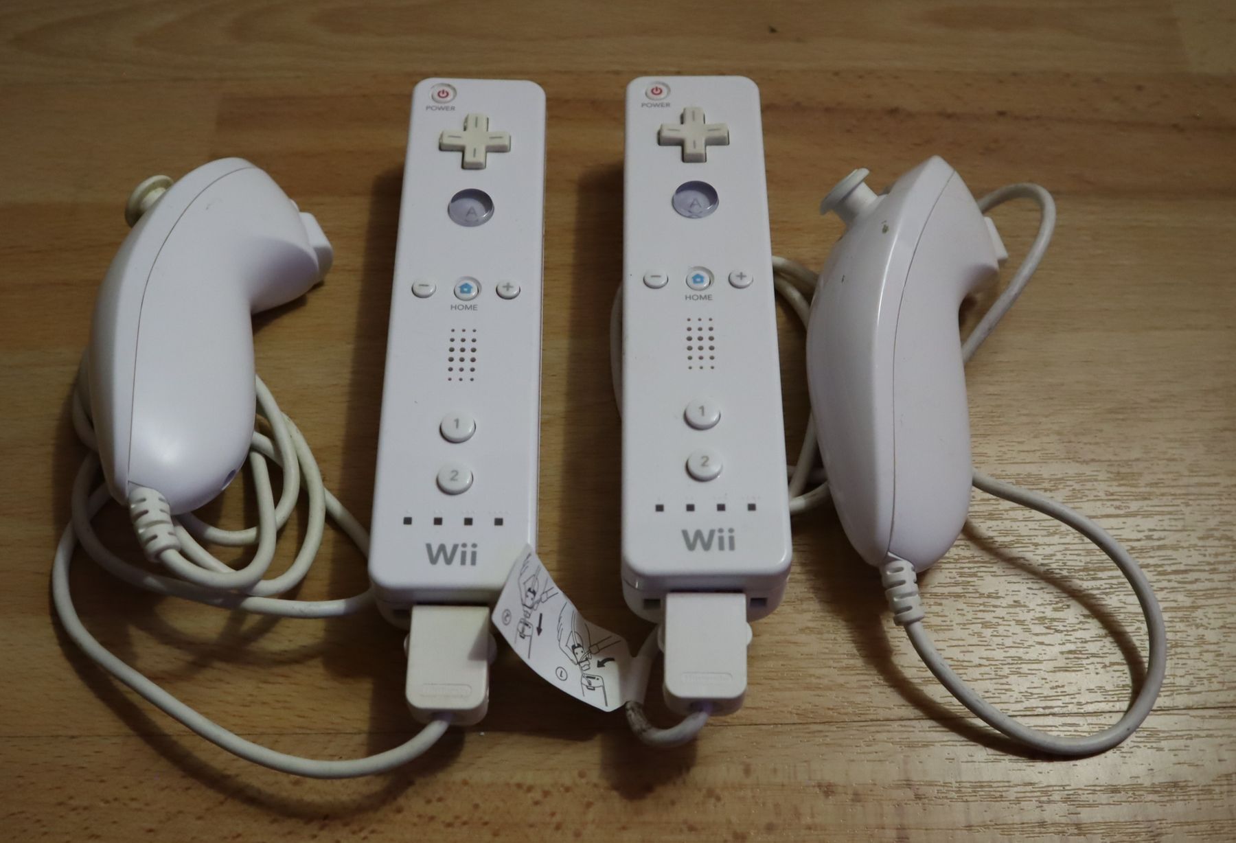 Nintendo Console: -- Nintendo Wii Konsole mit 2 Controller & 5 Games -- – Usato da Ochlenberg venduto da on3x 1