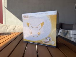 Pokémon TCG 30th Celebration Elite Trainer Box versiegelt