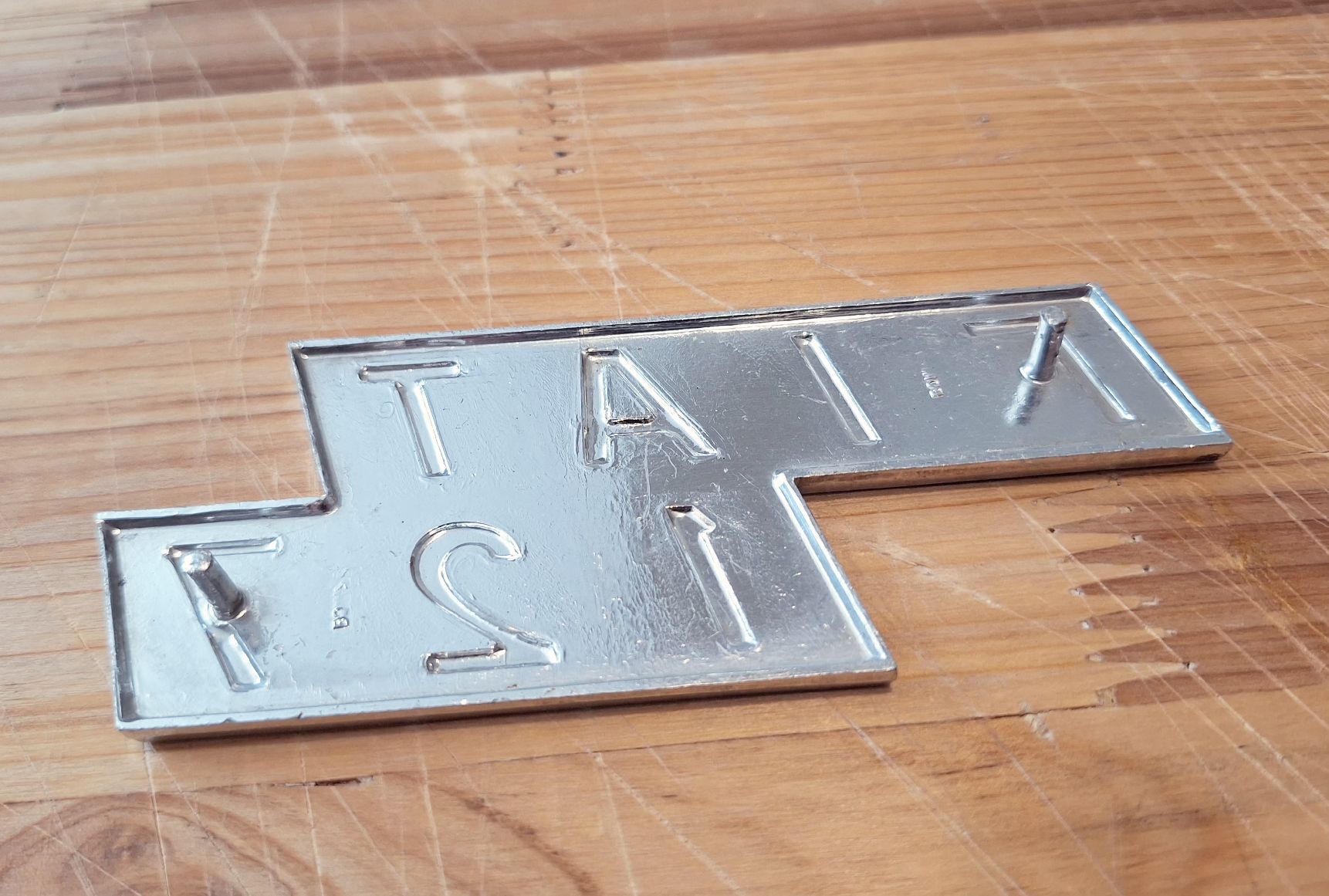 Fiat Tutti pezzi di ricambio auto: Fiat 127 Emblem – Usato da Triesen venduto da BLACKSHEEP75 3