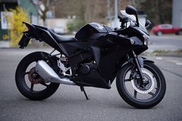 Wunderschöne neuwertige CBR125